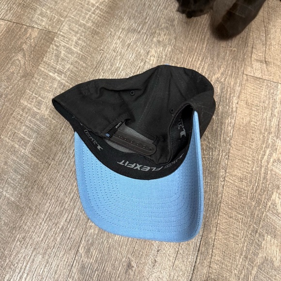 Travis Mathew Black Cap with Light Blue Brim - Picture 2 of 4